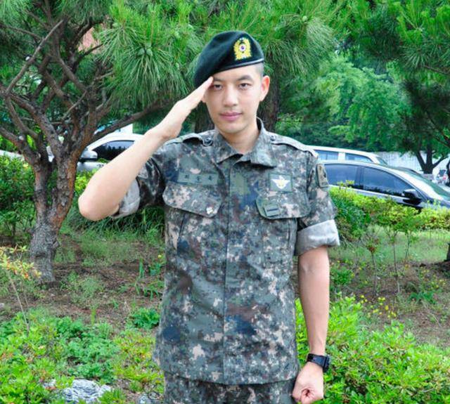 李多海官宣结婚,晒婚纱照曝5月办婚礼,双方均被扒出黑料_崔东旭_网友