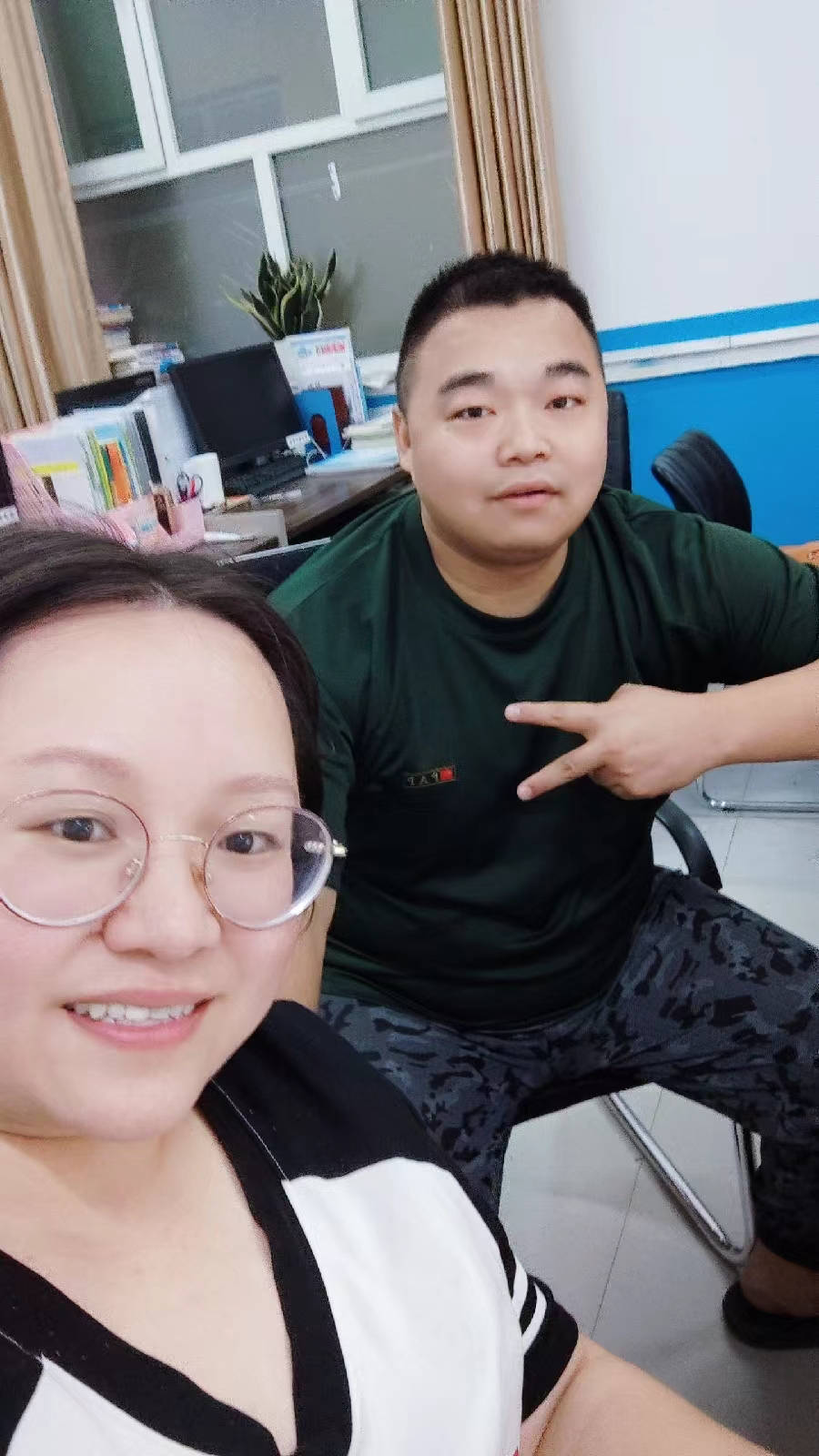 大哥聚餐,并将老家带的核桃给他;10月15日 周日 九月初一 自驾怀柔