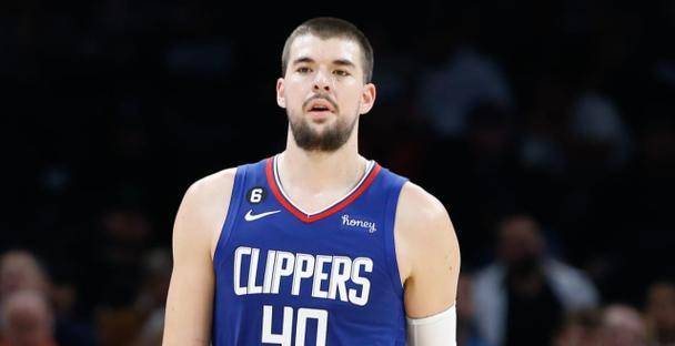 快船轻松击败灰熊,哈登疲惫不堪,卢盛赞祖巴茨是篮板怪兽_比赛_胜利