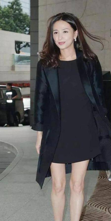 与张国荣传绯闻被雪藏,后嫁入豪门,今53岁面容仍似少女_吴婉芳_香港