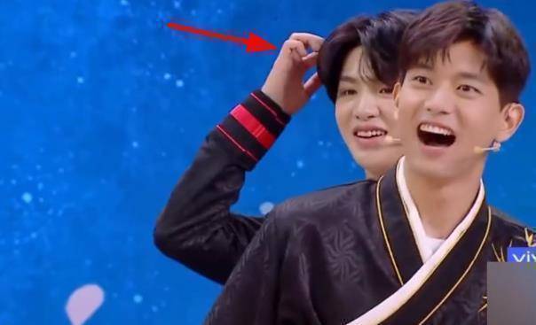 快本预告引热议,李现换两套造型心情大好,黄明昊成"团宠"镜头超多