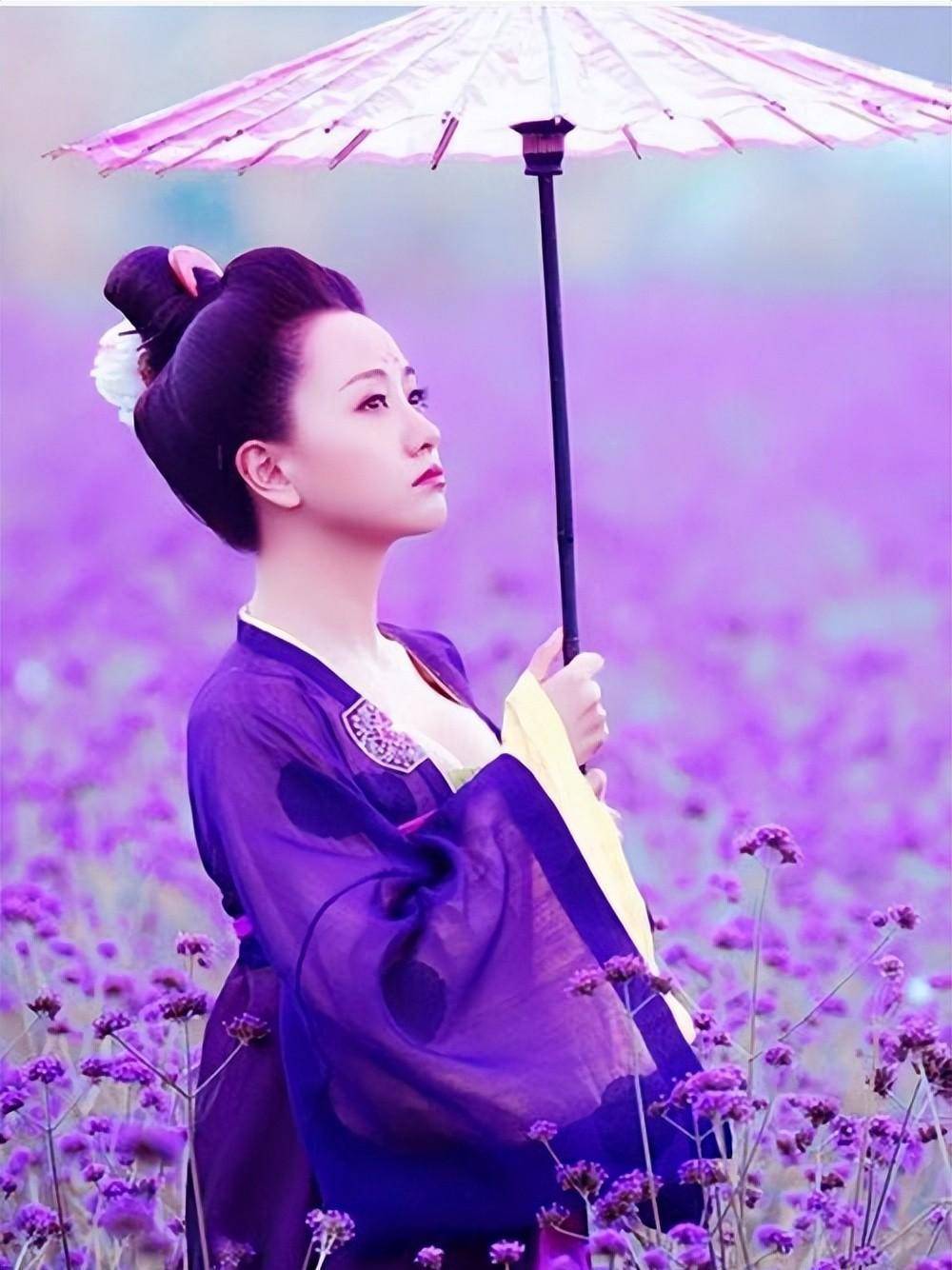 古装紫衣女子图片