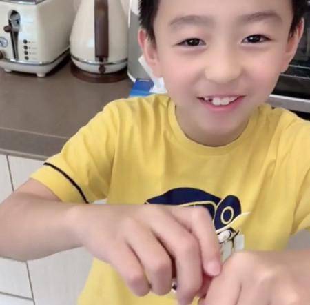 他才是最帅星二代!_谢霆锋_丁禹兮_长相