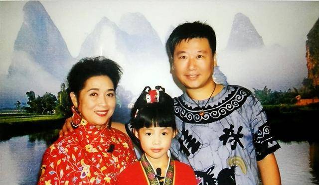 黄婉秋病重,因一年前儿子早逝病情加重,细节令人泪目_何有才_丈夫