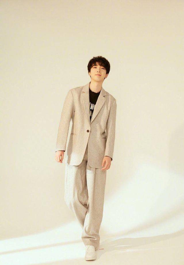 沈煜伦登热搜,罗贝贝爆"沈氏夫夫"是假的,引大量粉丝脱粉_肯尼_刘聪