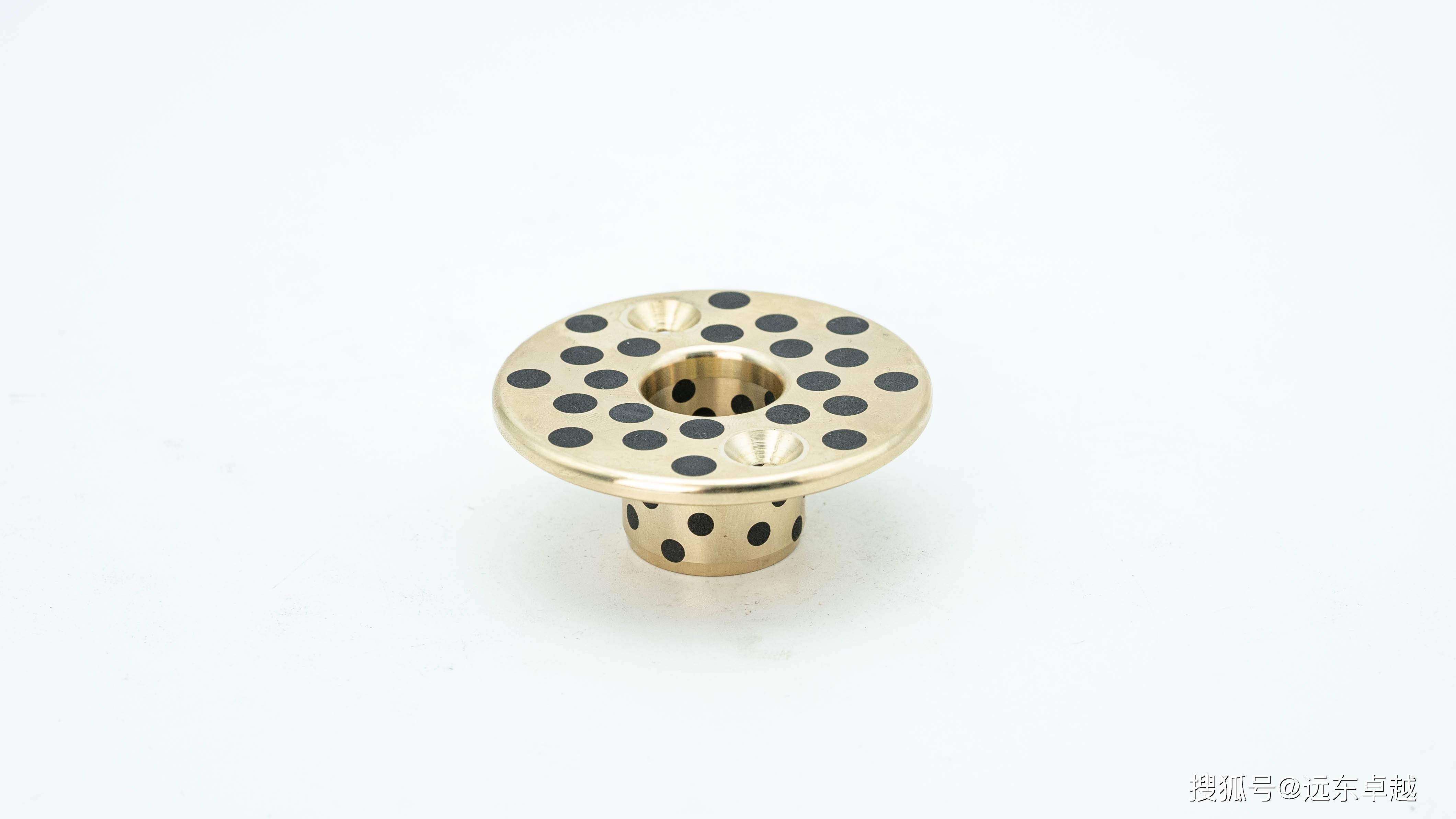 安装简便:法兰一体型设计使得无油衬套的安装更加简便,可以节省安装