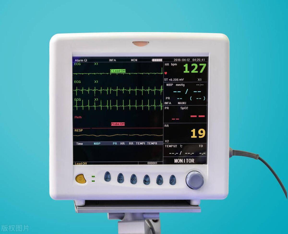 在使用心電圖機時,需要注意以下幾點:1.