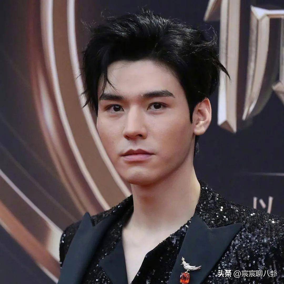 杨幂,易烊千玺,关晓彤,黄晓明最新八卦汇总_团队_张小斐_龚俊