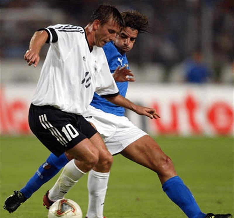 贝恩德·施奈德1973年11月17日出生于历史悠久的外国古城耶拿.