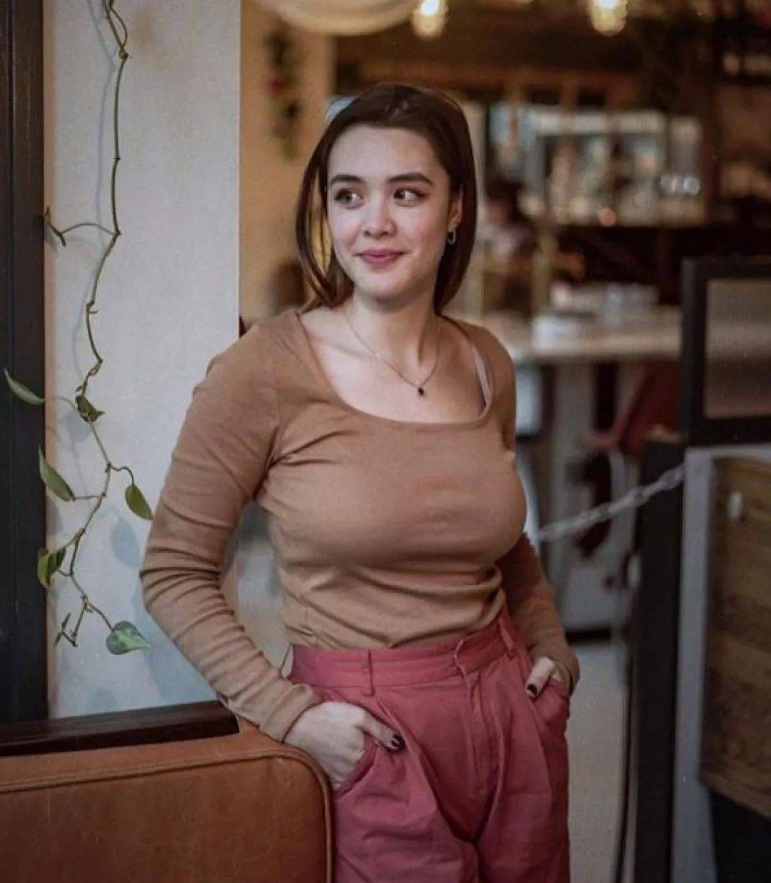 钟丽缇大女儿当着数万人脱内衣裤子,网友:有其母必有其女_张敏钧_公众