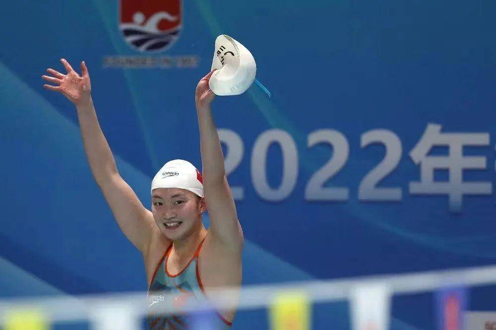 李冰洁打破女子400米自由泳短池世界纪录!