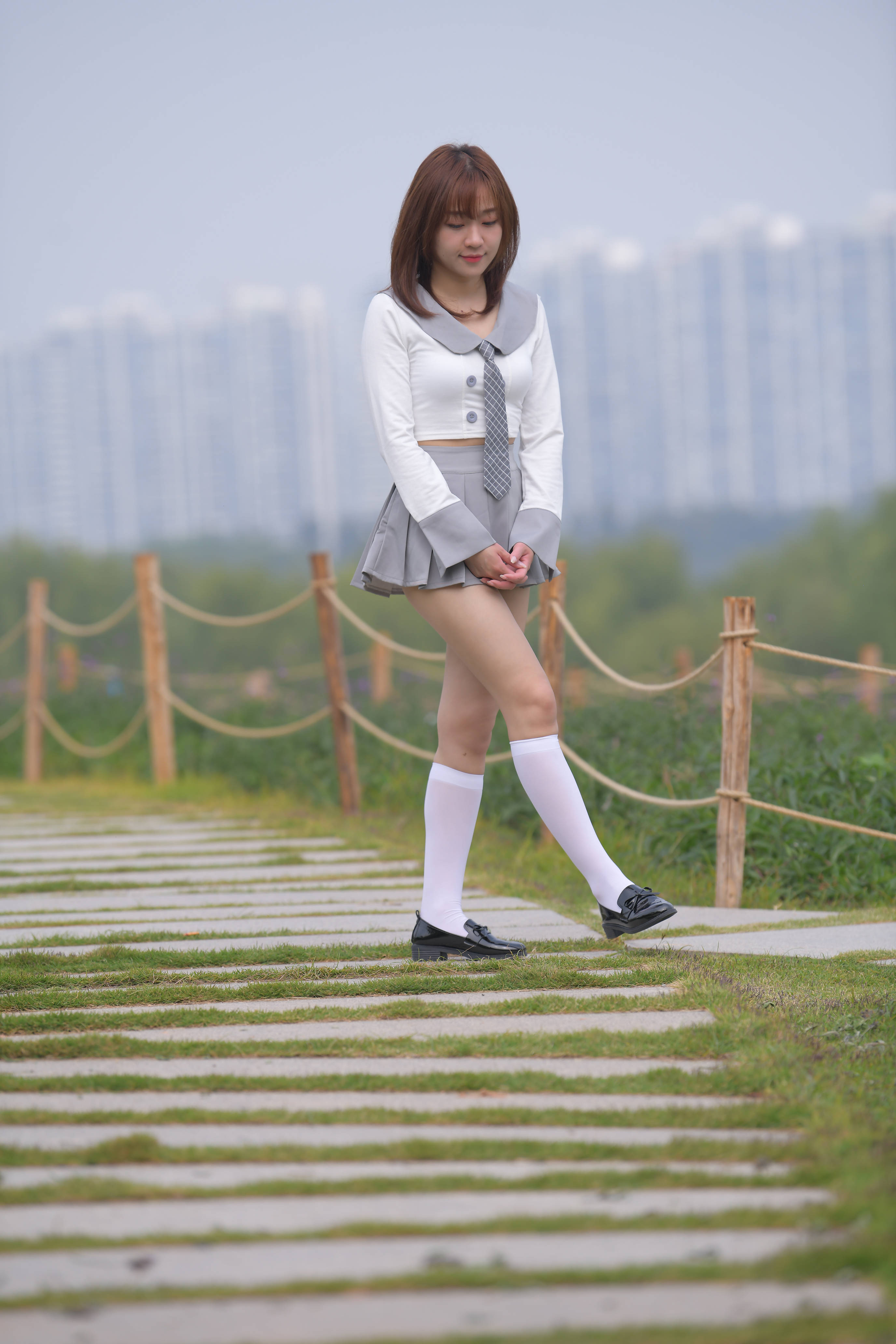 学生装尽显独特魅力小少女青春时尚最美姿态尽收眼底