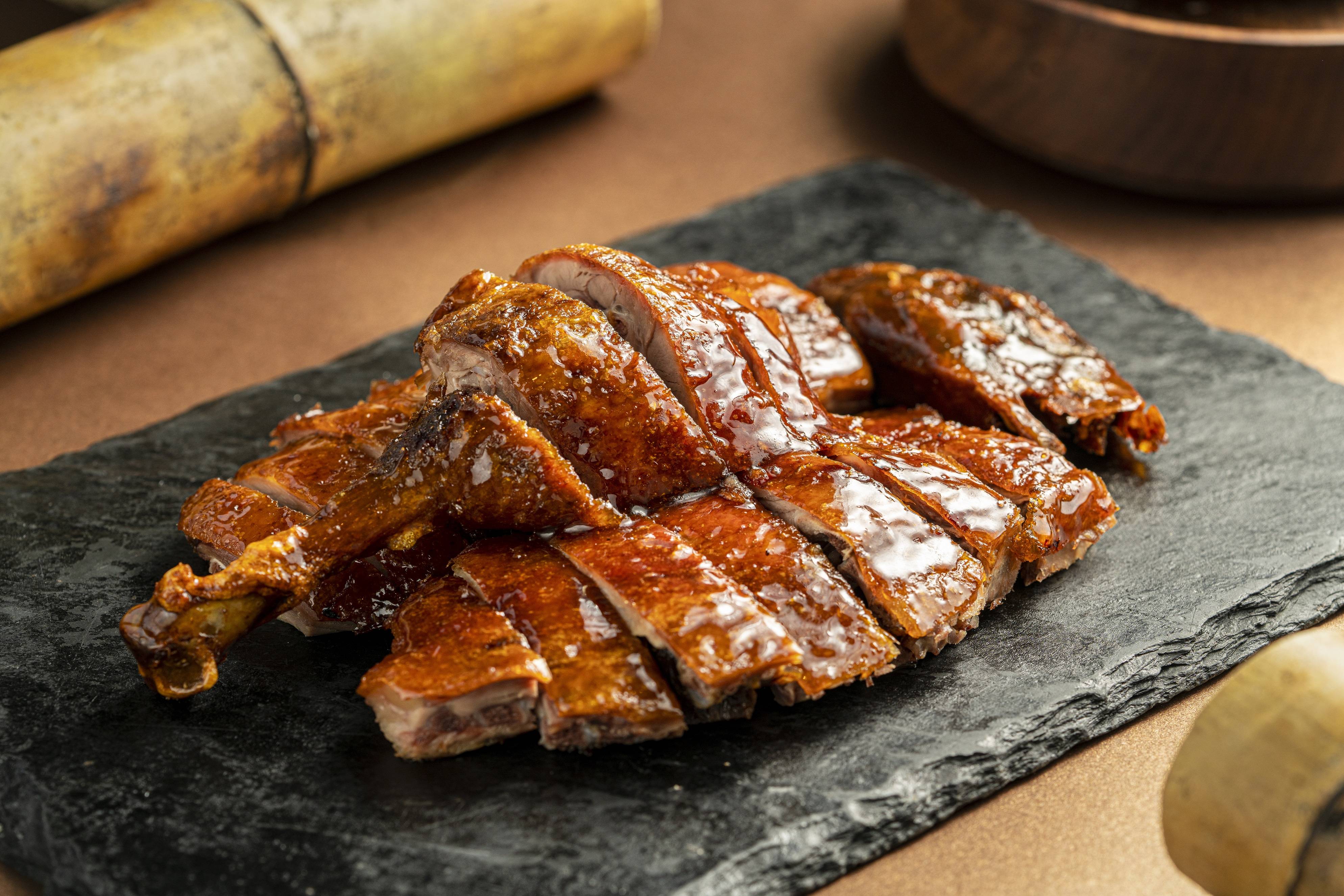 香荟全天候餐厅携手冯四娘跷脚牛肉传承非遗美味_乐山_食材_甜皮鸭