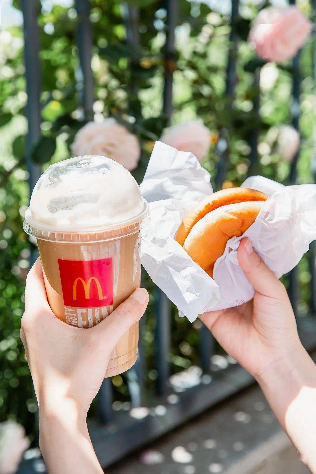 麦当劳冰爽早餐,汉堡免费送!