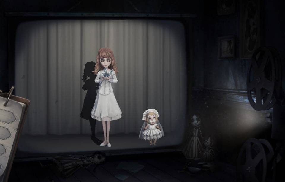 第五人格:盲女两个赛季没出新皮肤 这2个角色 比她更惨