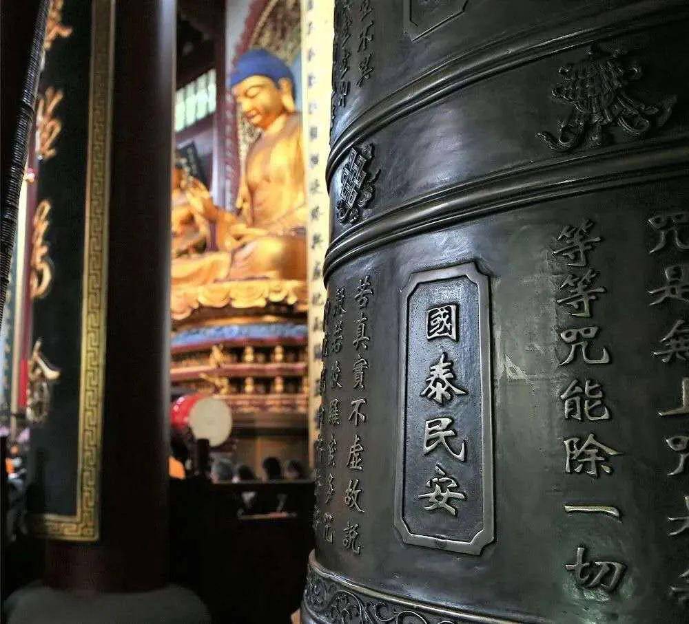 钟"和"半钟"两种;"梵钟"就是所谓的"大钟",又称为"钓(吊)钟,撞钟,洪钟