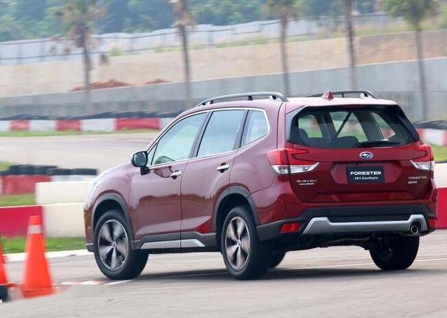 2020款斯巴鲁森林人亮相25升动力全时四驱售价有望更接地气