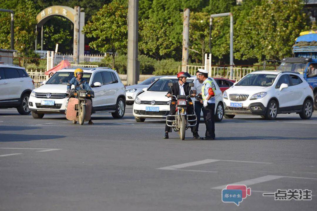 13座以上客车禁入二环摩托车不再补办或续办入城证昆明市城市道路车辆