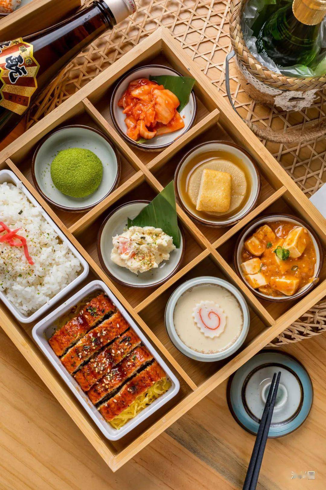 8折!传说中的九宫格日式定食来啦!小仙女快去火了4年的今日饭堂种草!