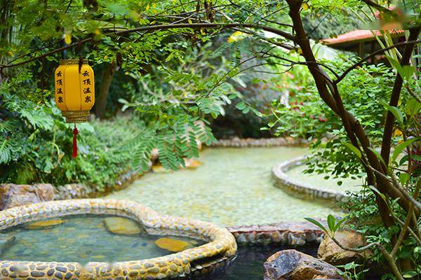 5米*2 特色:带温泉浴缸 美人汤 温泉区分为 室内外水疗区,露天特色