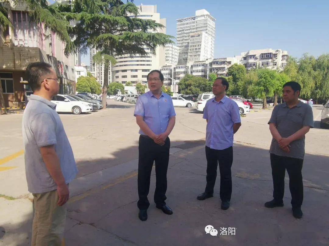 团市委领导李华敏到洛阳市青少年儿童活动中心检查安全