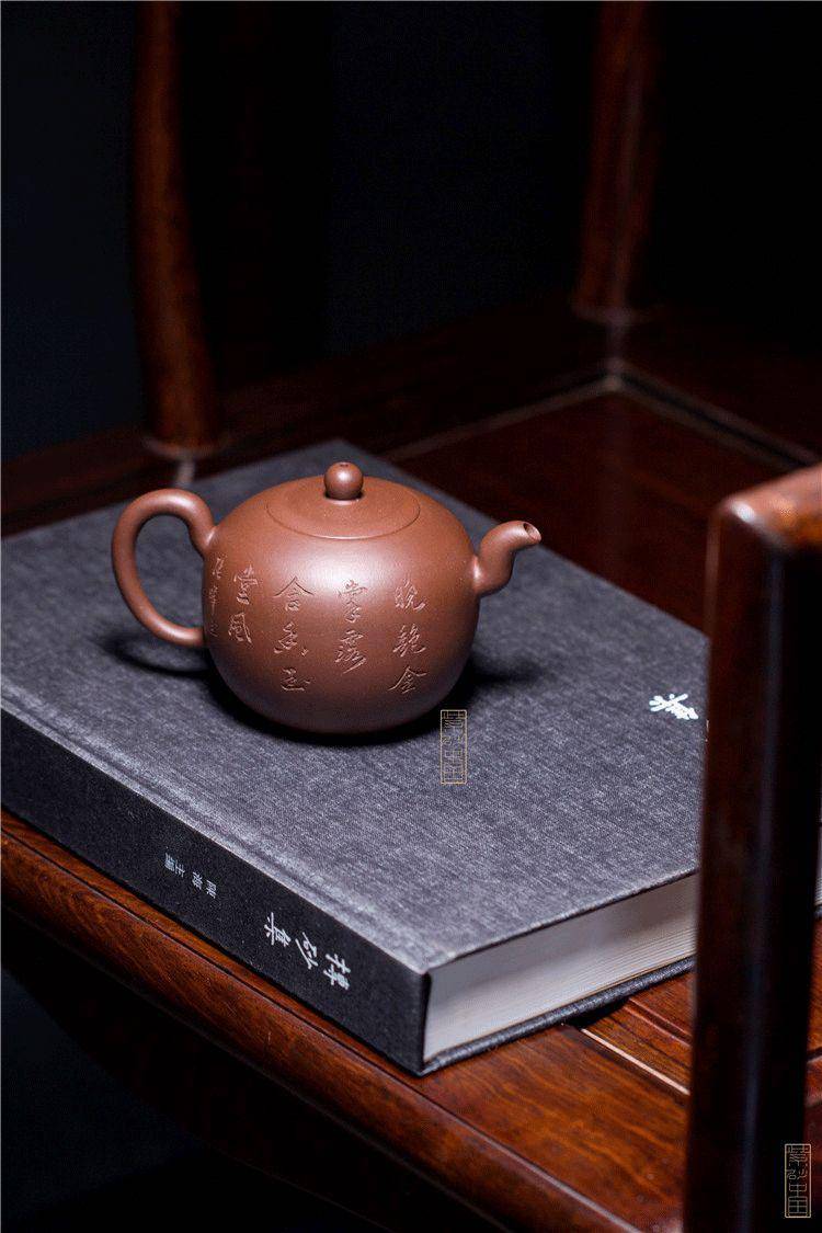 静虑离妄念 持珠当心上_紫砂壶