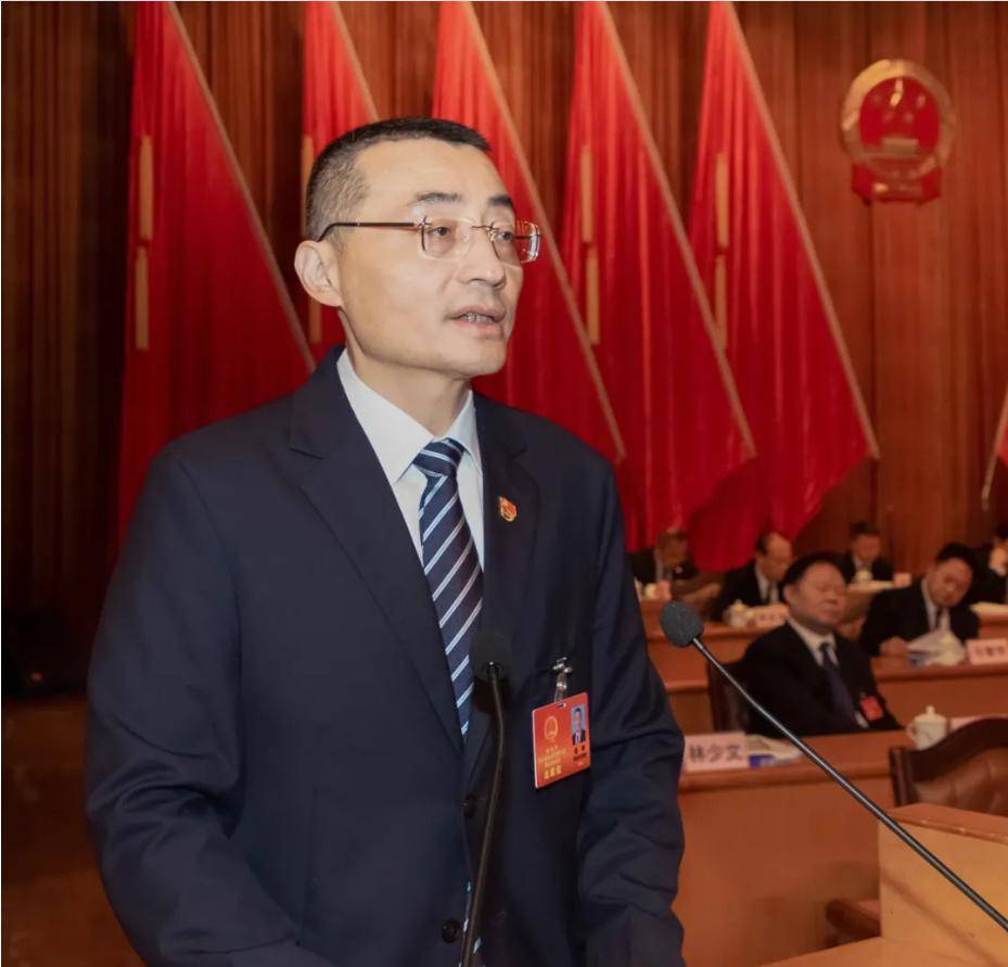 张晓强当选汕尾市人大常委会主任,逯峰当选市长_手机搜狐网