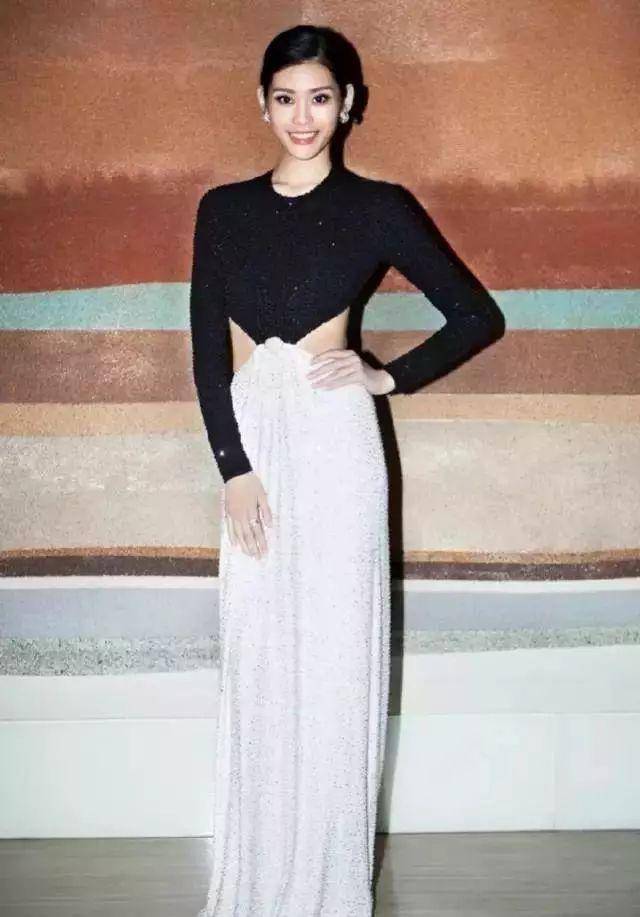 超模走秀拍照都爱叉腰你知道其中的奥秘所在吗