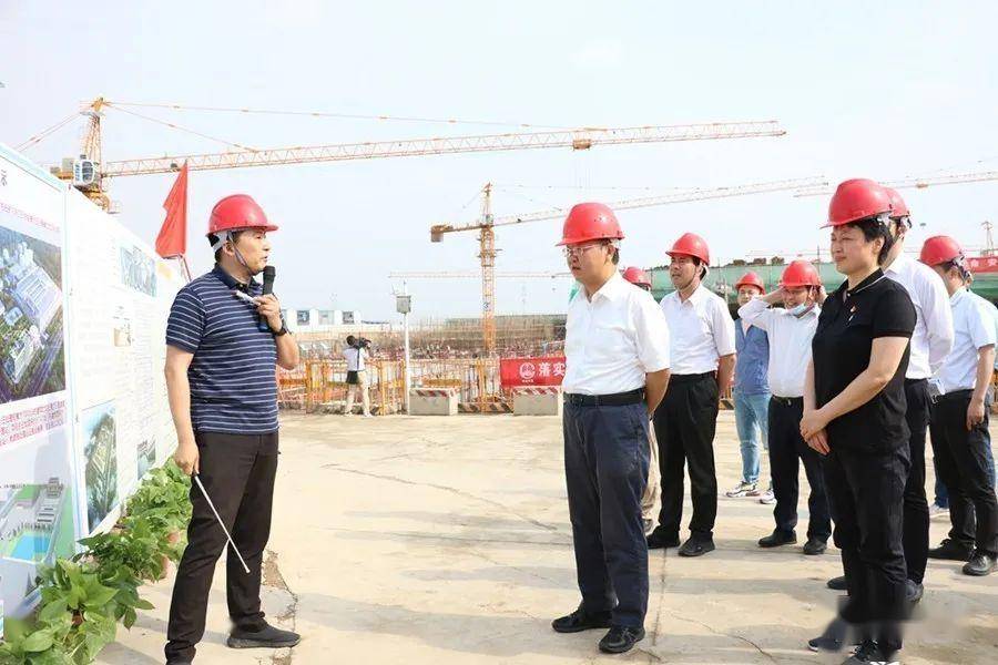 蜀山区区委书记葛斌参加座谈,县领导周天斌,潘炳生,高一军参加考察和