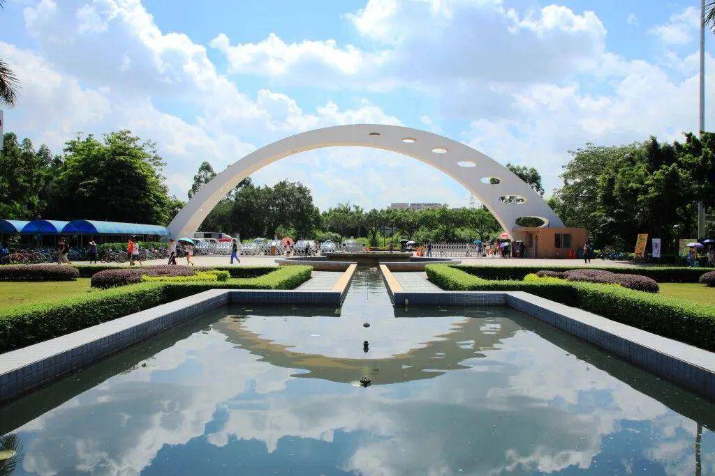 暨南大学