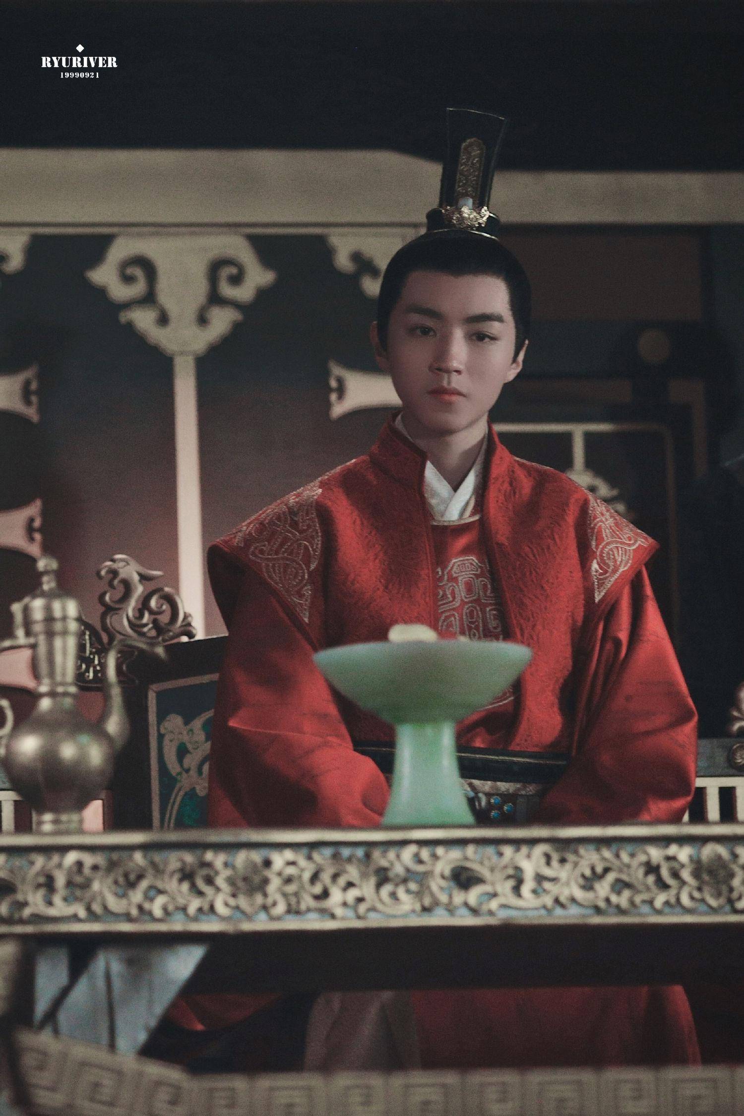 王俊凯古装造型惊艳众人穿越千年只为你折腰