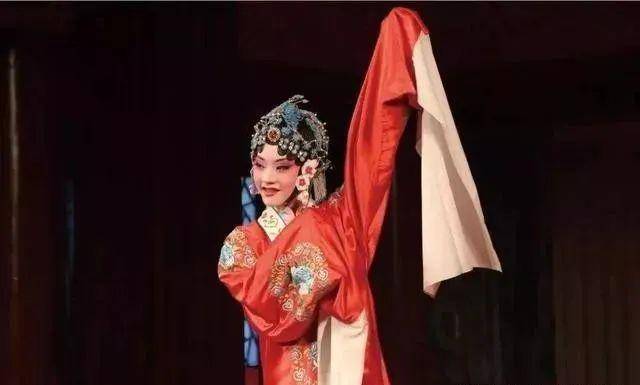 还有十三道辙分为:中东撤,一七辙,言前辙,灰堆辙,由求橄,遥条辙,人辰