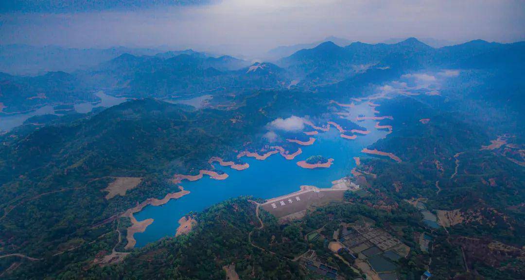 亞湖水庫東門烏山日出烏山雲海獅頭峰點燈山祥麟塔火燒雲九侯山星空