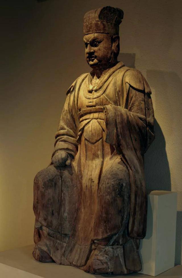 山西地区晋作金元时期龙王像 侧面