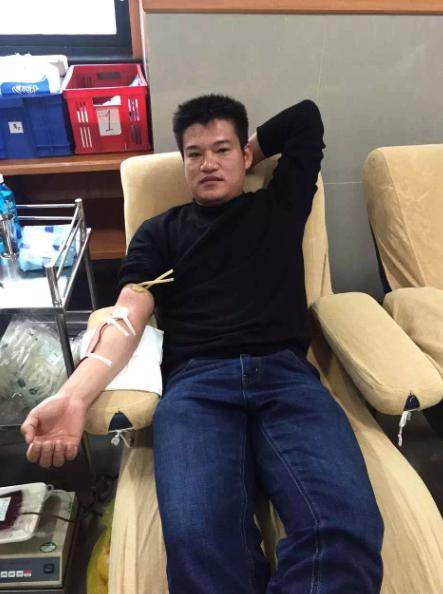 傅建民义务献血