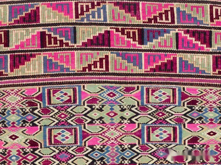 云观展民族服饰博物馆土家族织锦之西兰卡普赏析