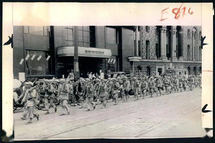 解放军进驻上海 | 谁的作品 · 来源何处