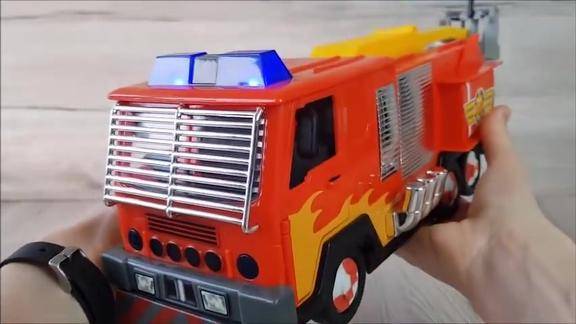 消防员山姆救火车玩具开箱试玩儿