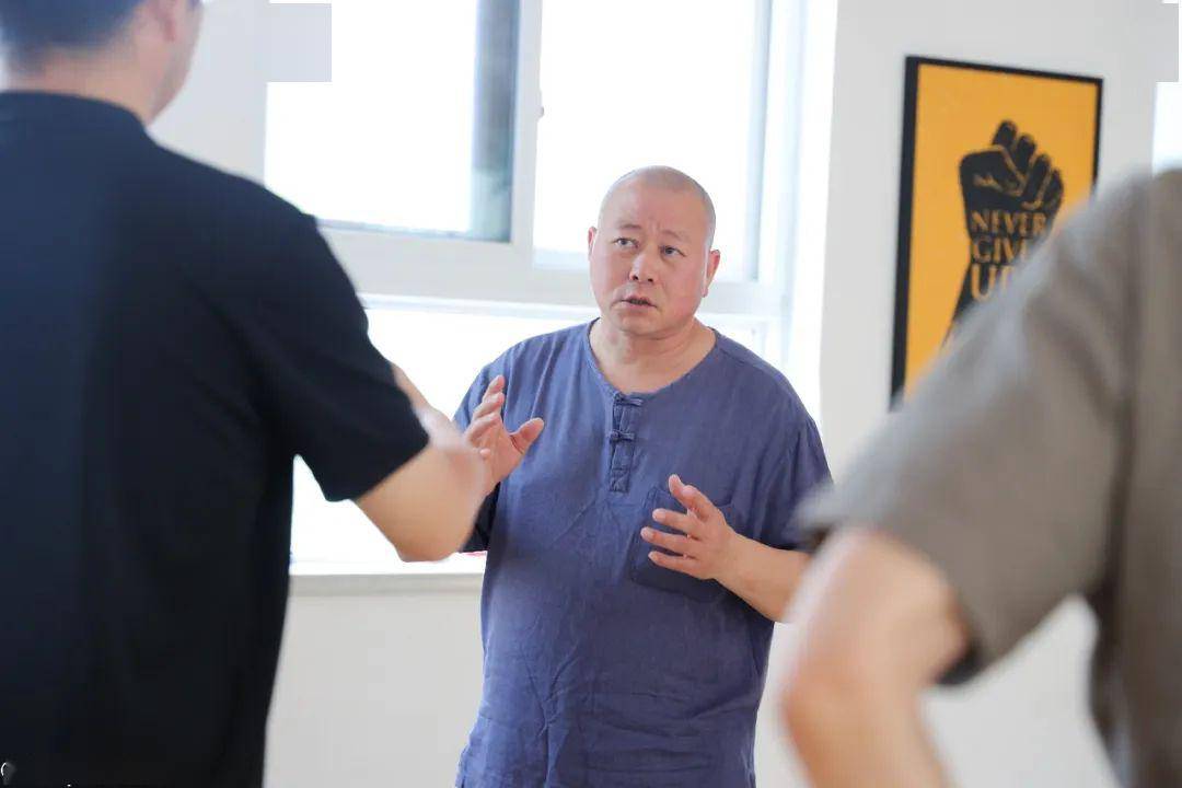 枫叶小熊遇见少林绝学,释延奥法师亲授八段锦