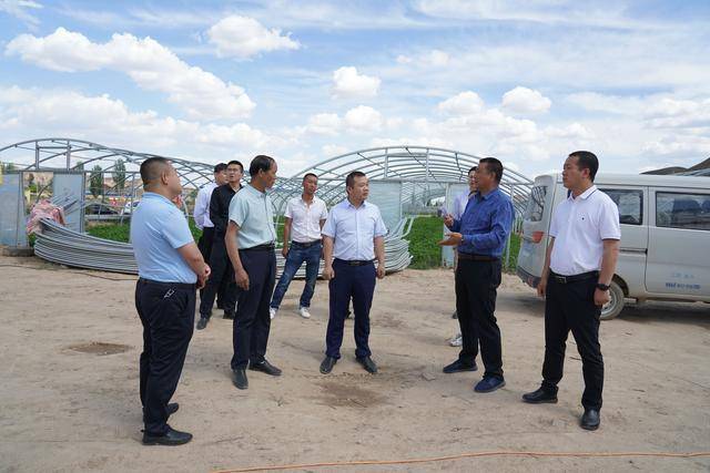 皋兰县委书记康石深入石洞镇调研工作