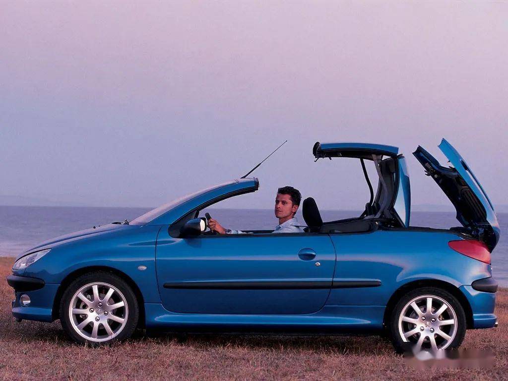 十几年前的法国时尚小敞篷 标致206cc