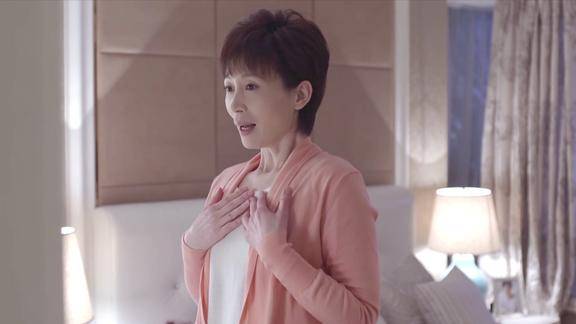 产科医生魏丽丽请郑伟来家吃饭自己手忙脚乱像个少女