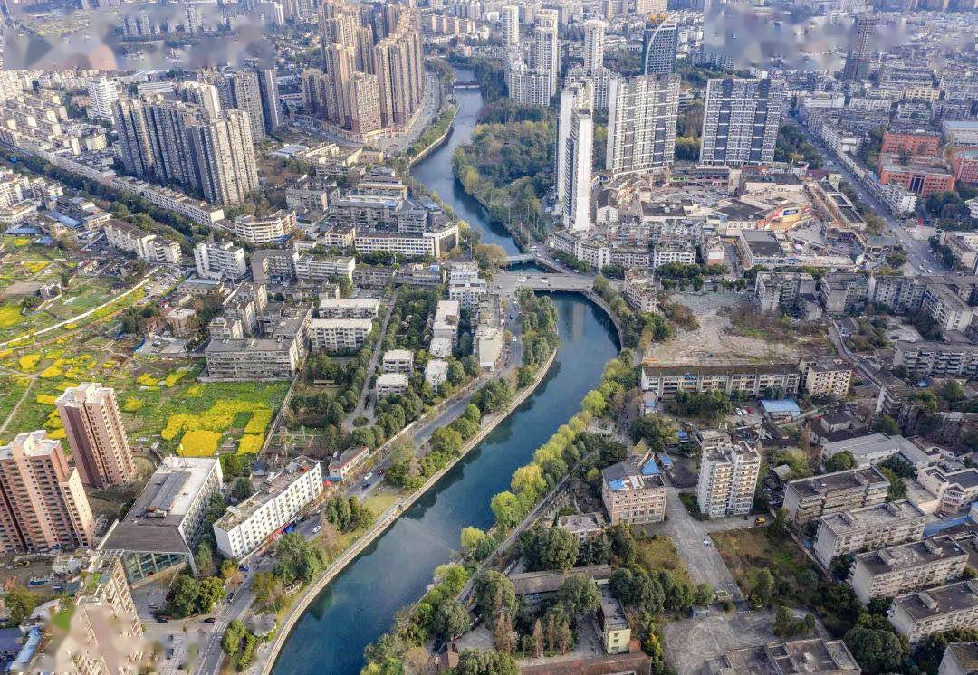 在城西,这个名校扎堆,发展甚好的区域上,这个高端洋房项目取证