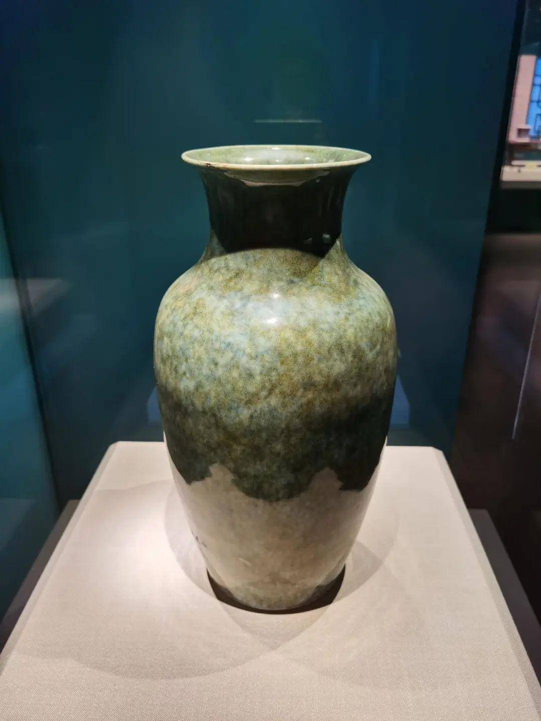 据说是三国时,诸葛亮为了迷惑司马懿,用这种双层碗进餐,看上去就象是