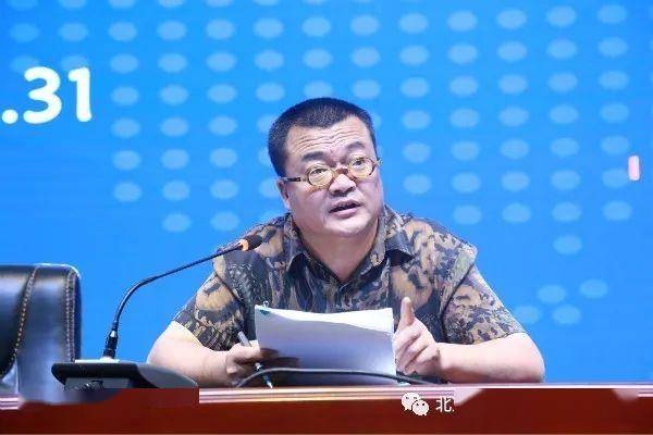 随后,教务处何富强主任着重强调了考试的监考纪律,要求全部监考教师要