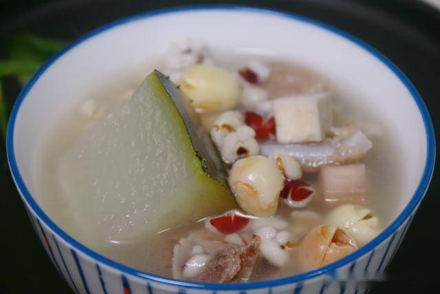 和我一起学煲汤,夏天广东老百姓经常喝这碗汤,健脾祛湿赶走暑气