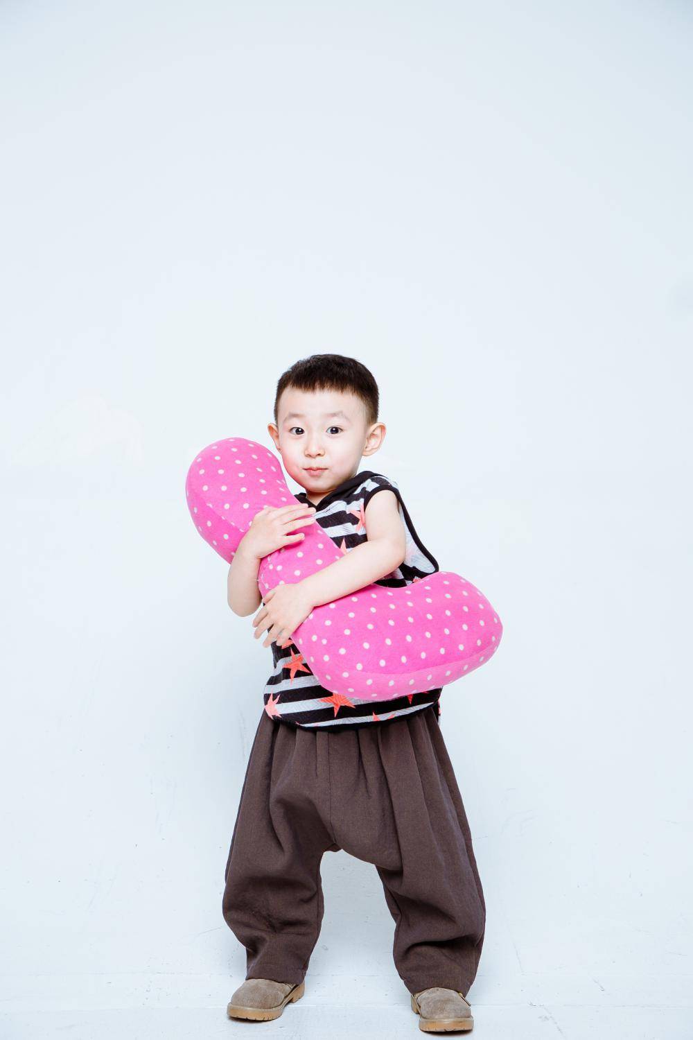 照片:四岁生日留念(刘丹妮)1号参赛照片:快乐是发自内心的(卢映雪)