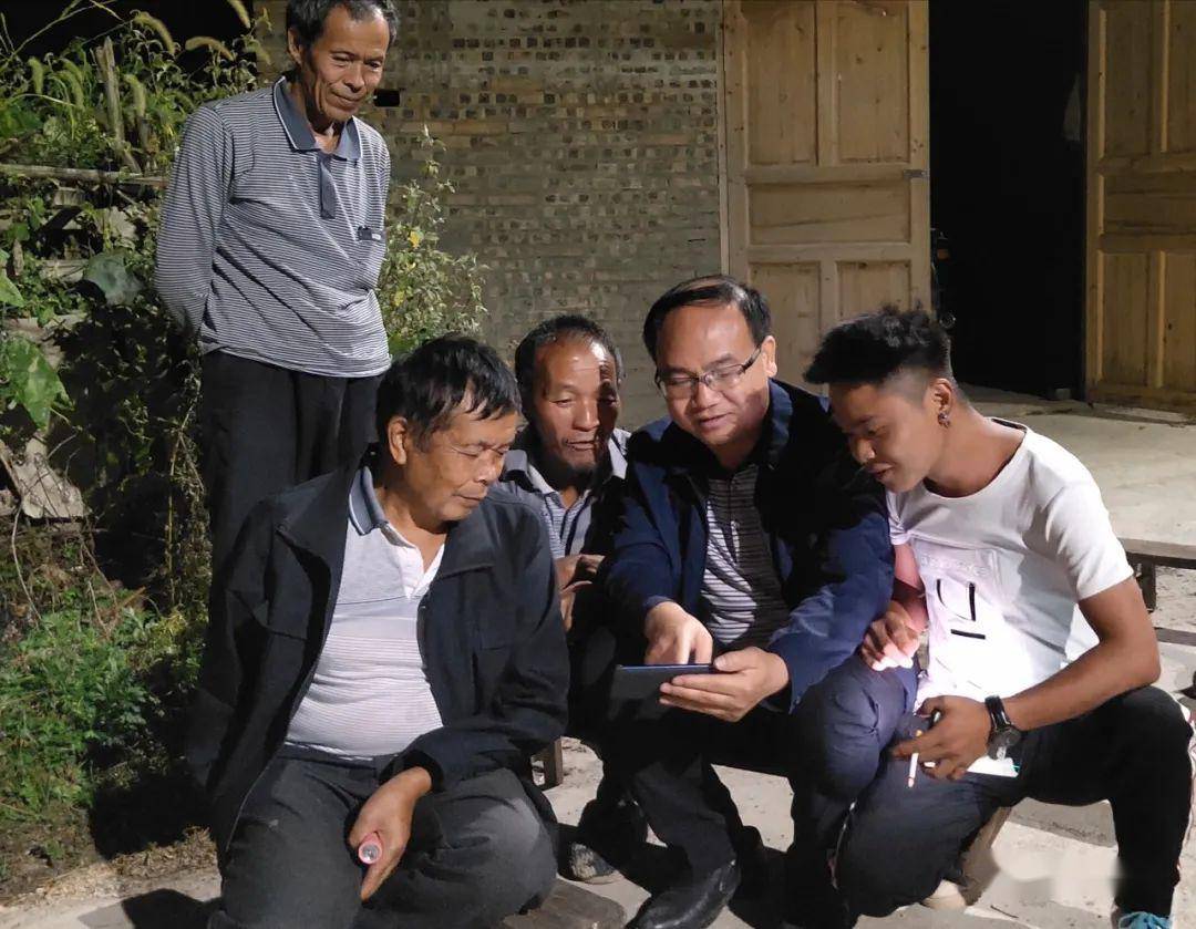 朴实情怀显初心——记乐里镇保里村脱贫攻坚前线作战指挥所所长杨胜勇