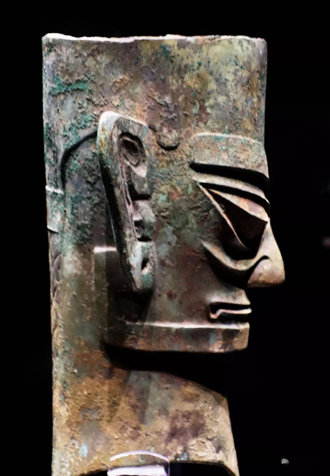 从三星堆横肉人面到战国虎踞铜淳于成都博物馆青铜器上篇