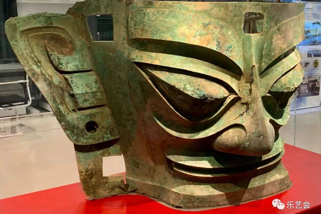 奇幻的青铜面具上篇：周倜分享三星堆遗址博物馆青铜器之七_搜狐网